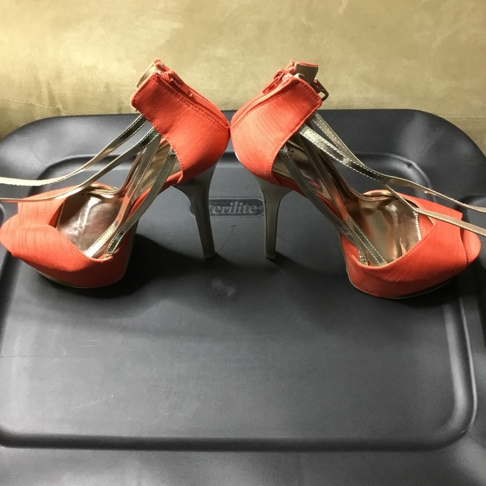 High Heels - Picture 2 of 3